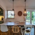 Dutch Hideaway W Parking Nyaraló