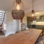 Dutch Hideaway W Parking Nyaraló *