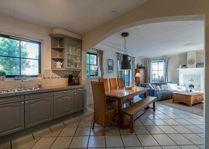 Dutch Hideaway W Parking Feriehus